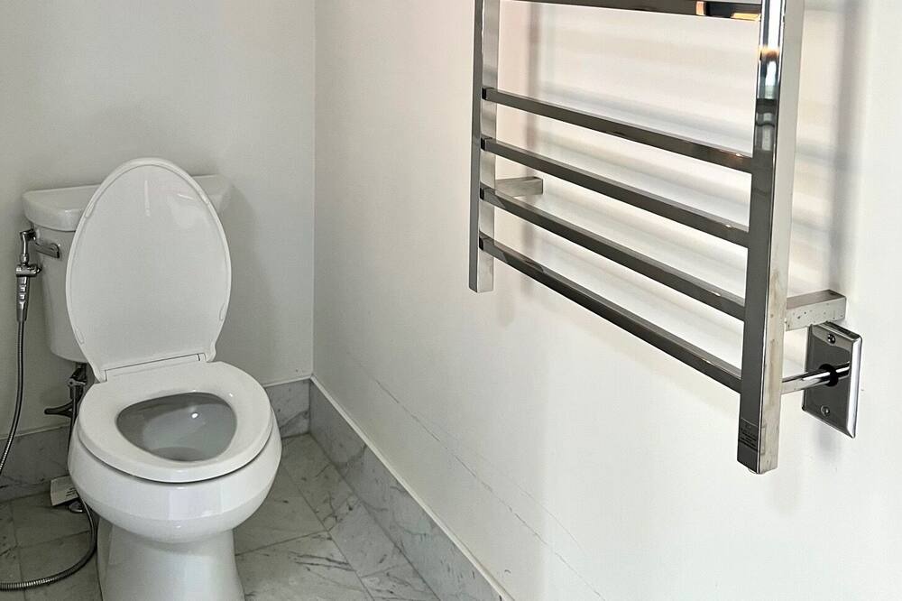 Photo of Bathroom in Forest Hill South