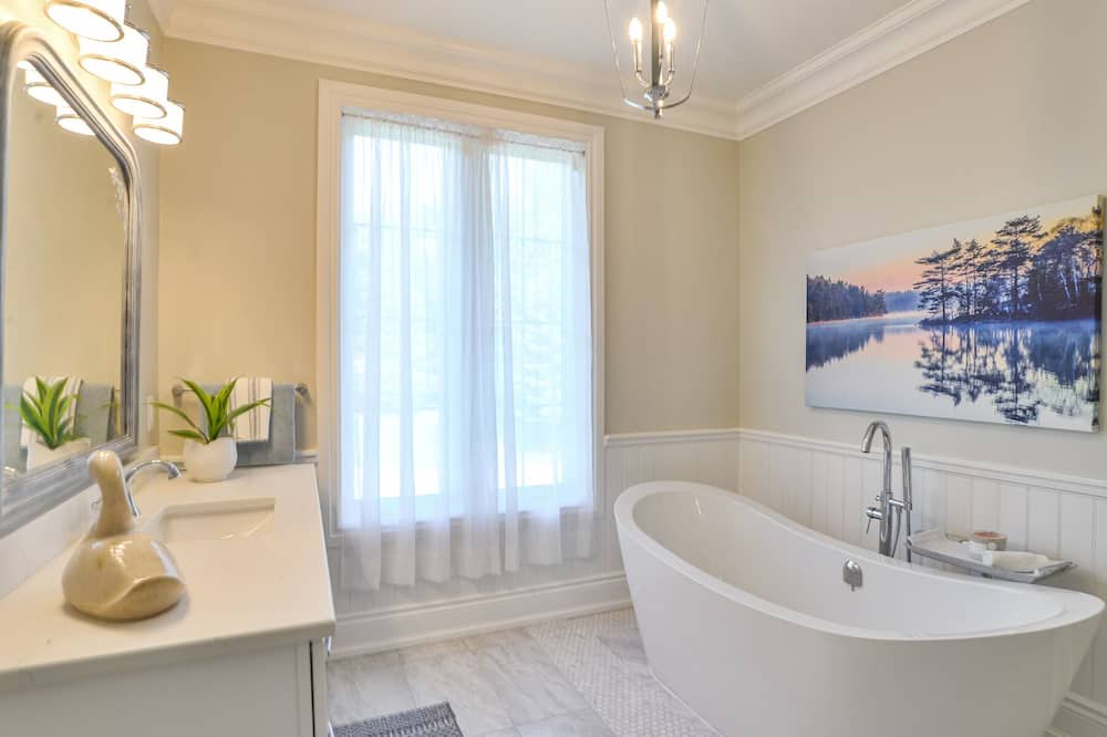 Photo of Bathroom in Rosseau