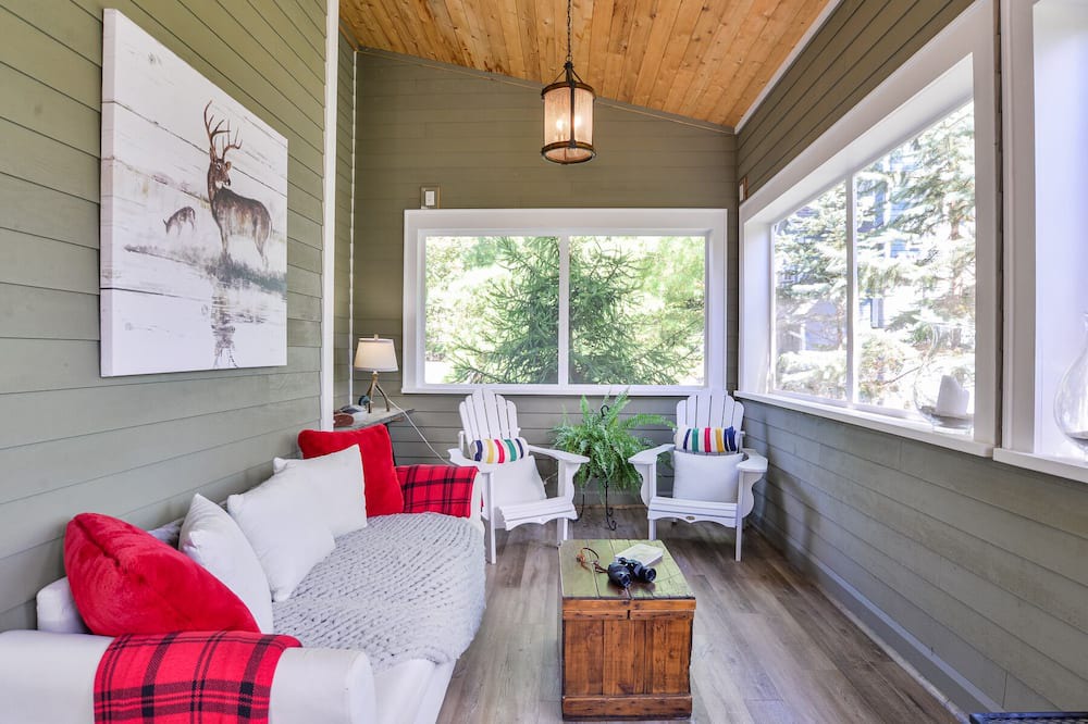 Photo of Livingroom in Rosseau