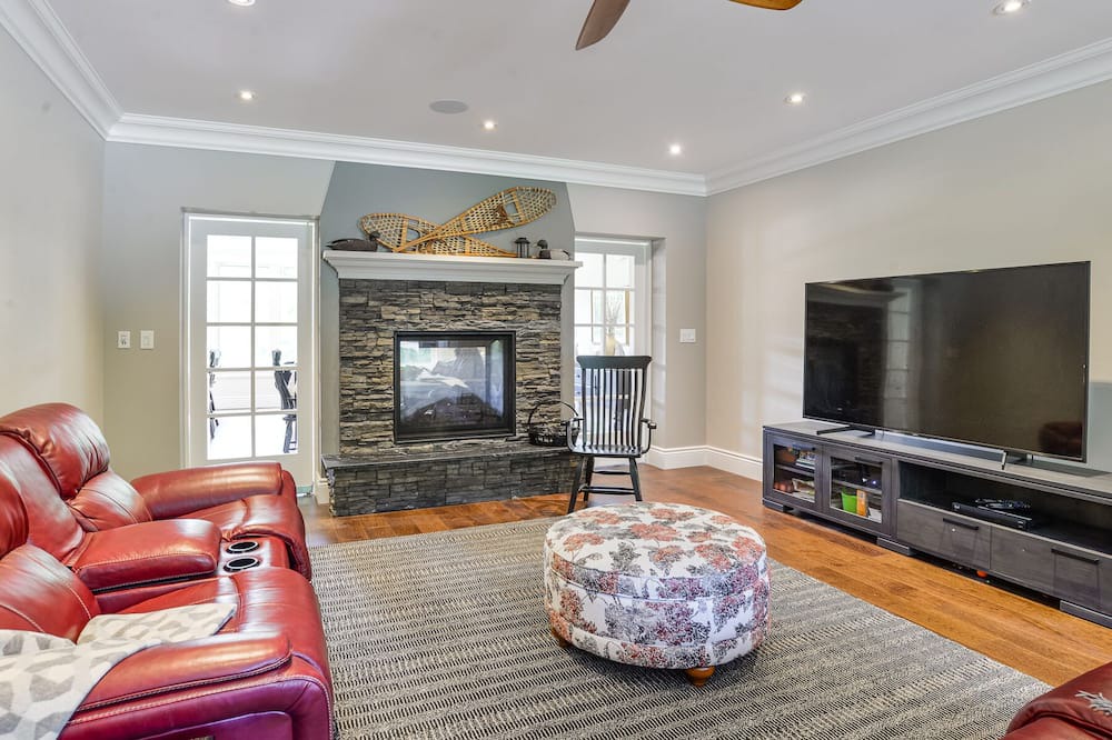 Photo of Livingroom in Rosseau