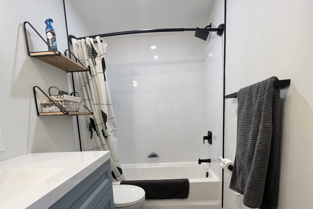 Photo of Bathroom in Cumberland Beach