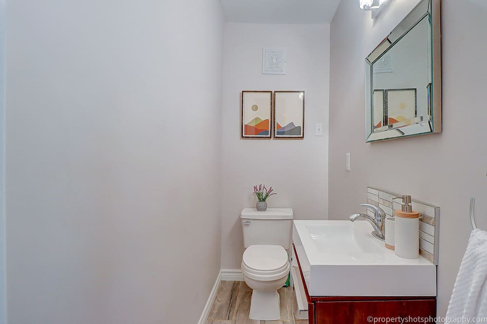 Photo of Bathroom in Valentia