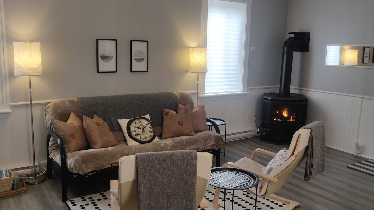 Photo of Livingroom in Barry's Bay