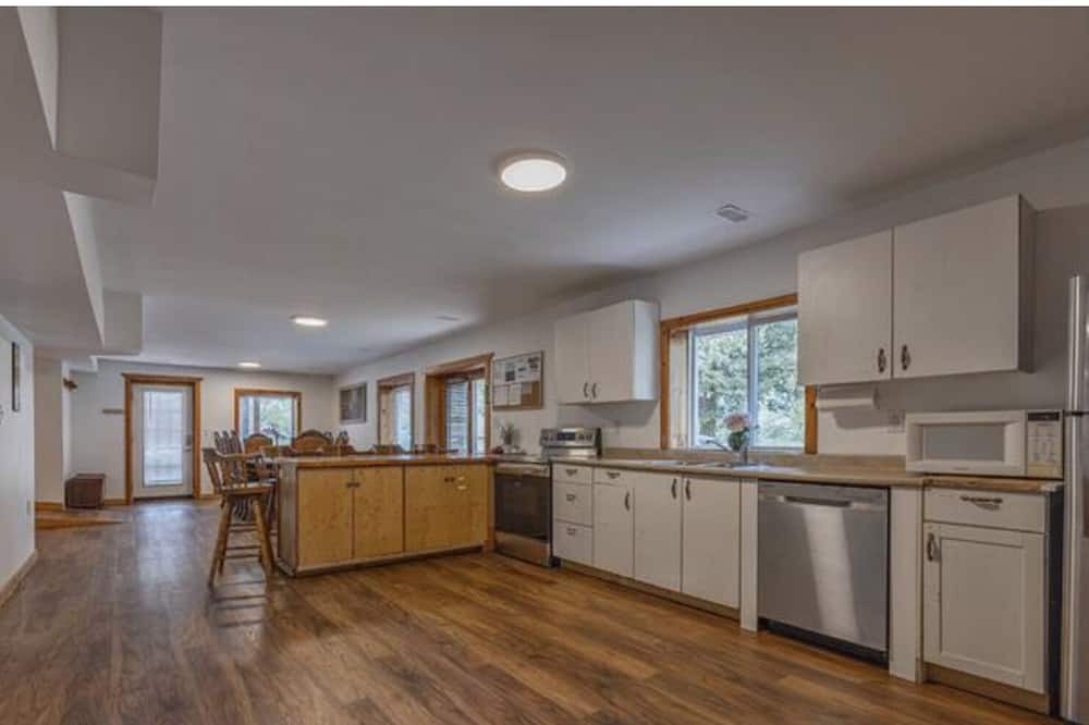 Photo of Kitchen in Central Frontenac