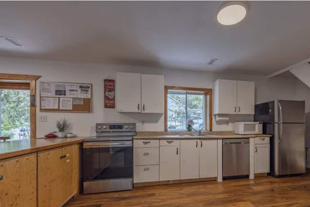 Photo of Kitchen in Central Frontenac