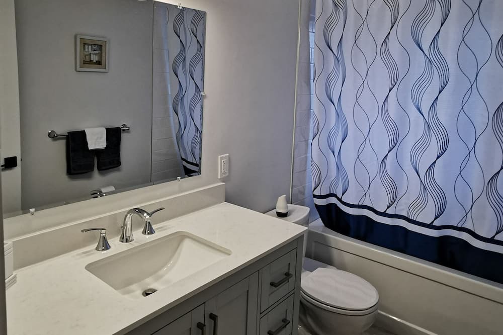 Photo of Bathroom in Paisley