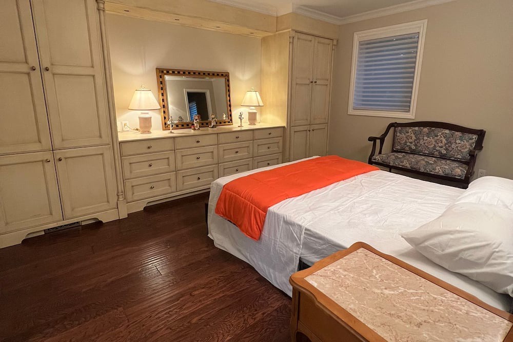 Photo of Bedroom in York Regional Municipality