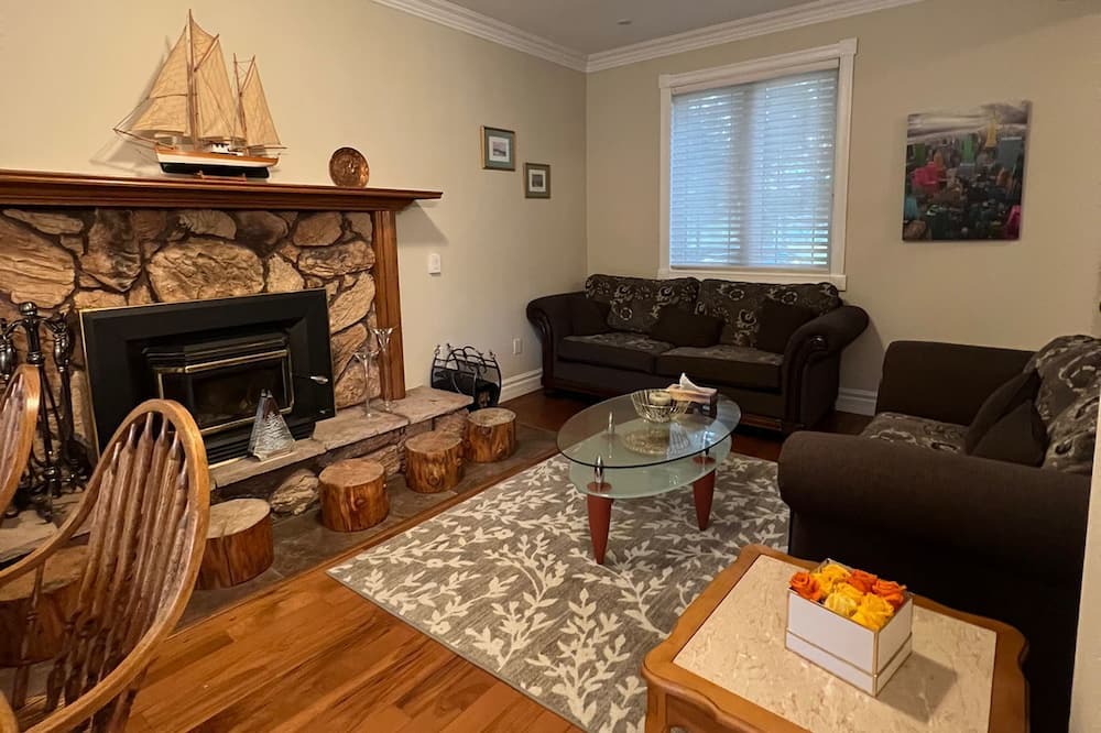 Photo of Livingroom in York Regional Municipality