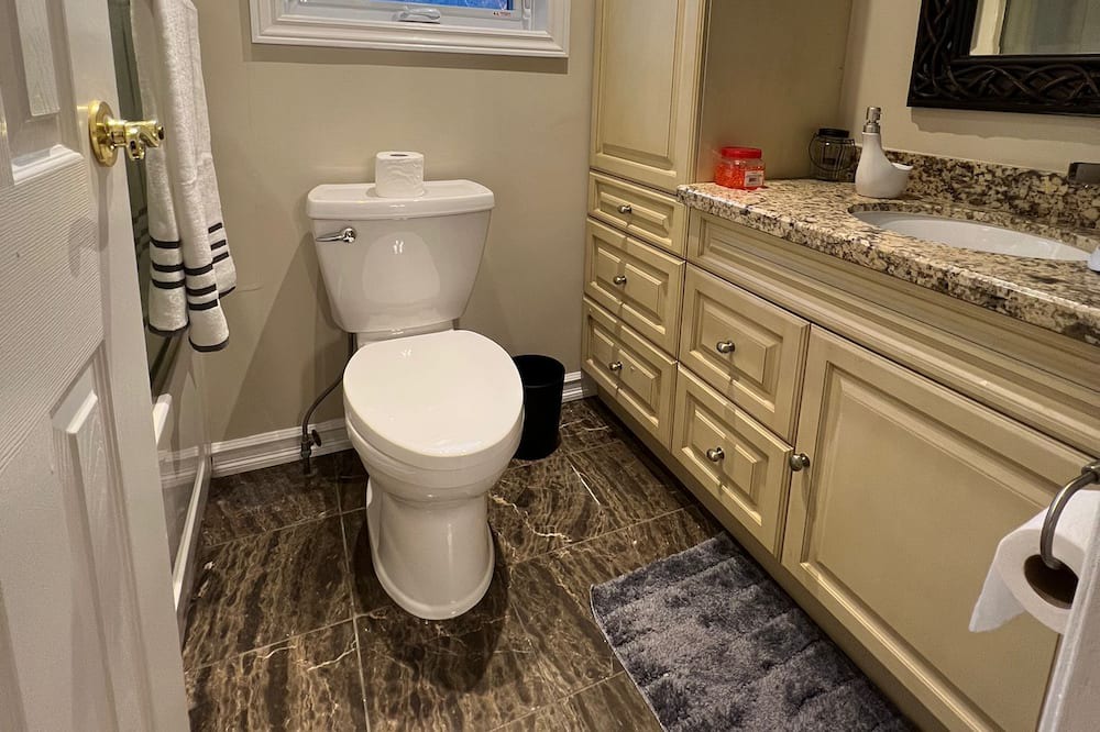 Photo of Bathroom in York Regional Municipality