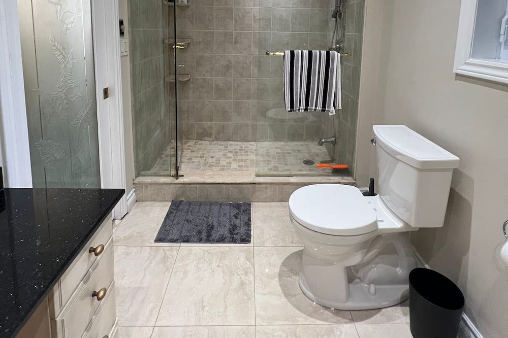 Photo of Bathroom in York Regional Municipality