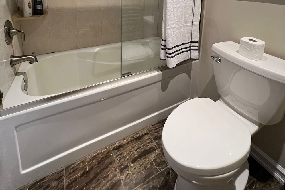Photo of Bathroom in York Regional Municipality