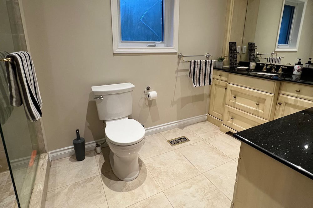 Photo of Bathroom in York Regional Municipality