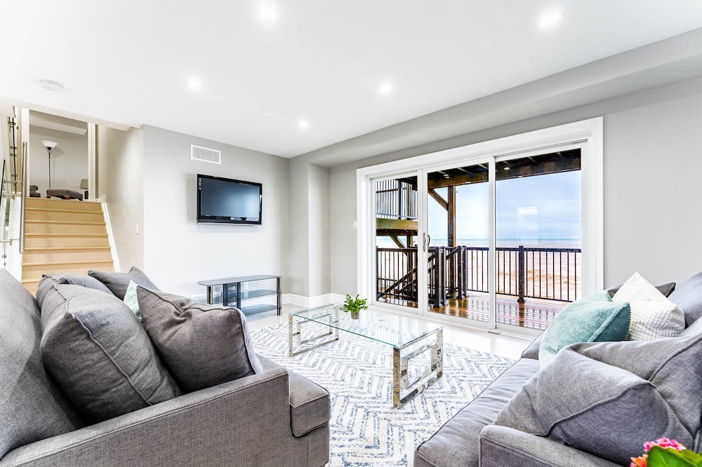 Photo of Livingroom in Winona