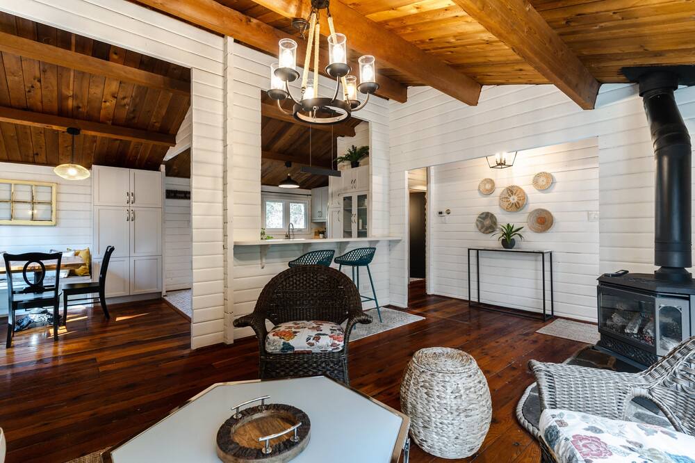 Photo of Livingroom in Ramara