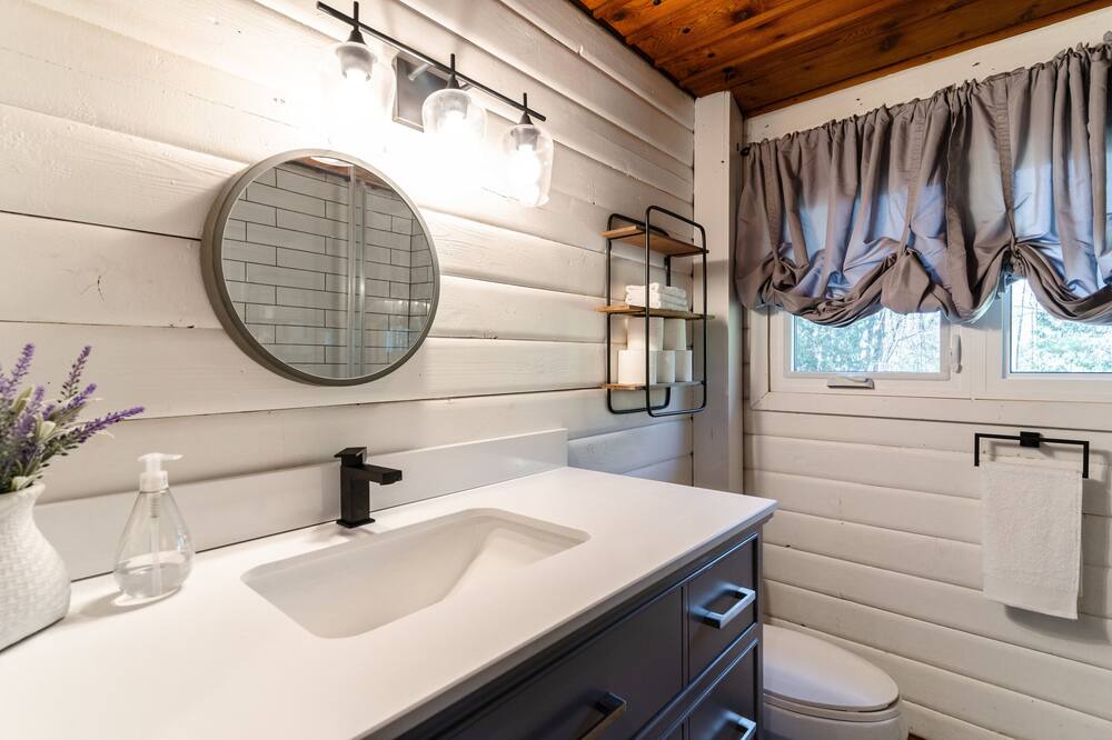 Photo of Bathroom in Ramara