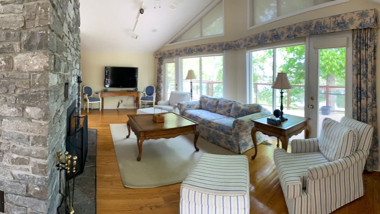Photo of Livingroom in Lagoon City