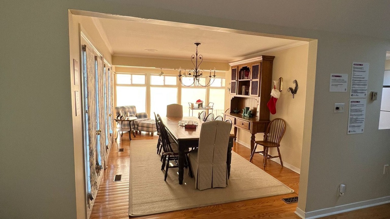 Photo of Livingroom in Lagoon City