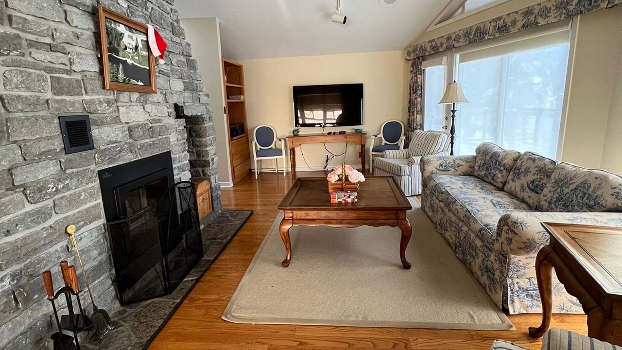 Photo of Livingroom in Lagoon City