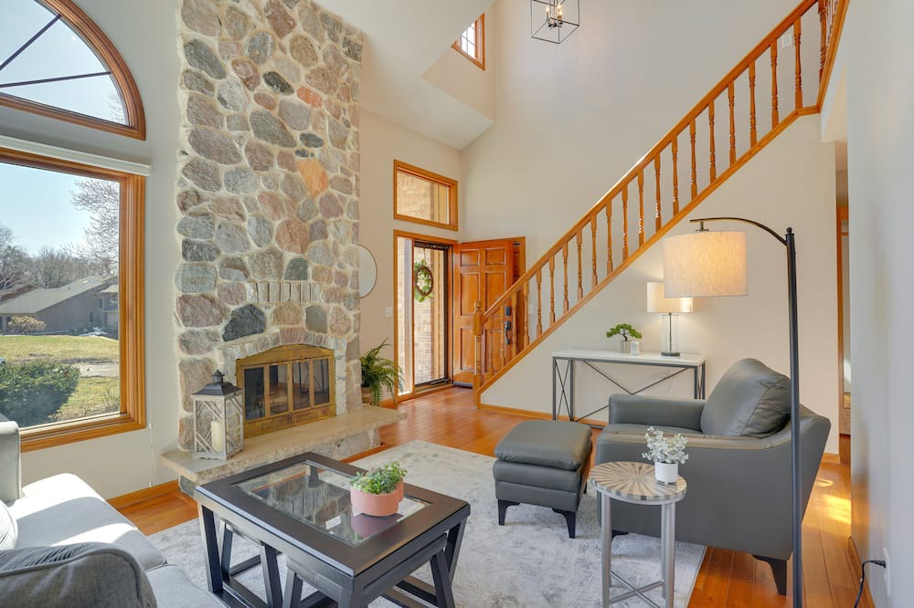 Photo of Livingroom in Chanhassen