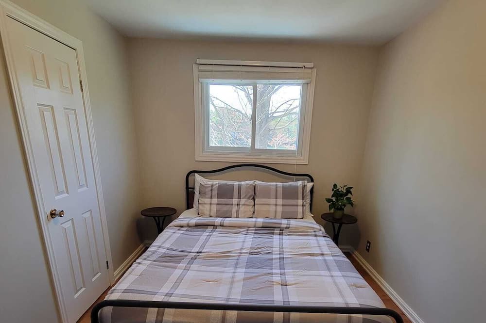 Photo of Bedroom in Washago