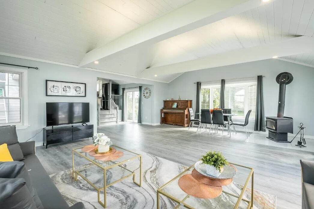 Photo of Livingroom in Dunnville