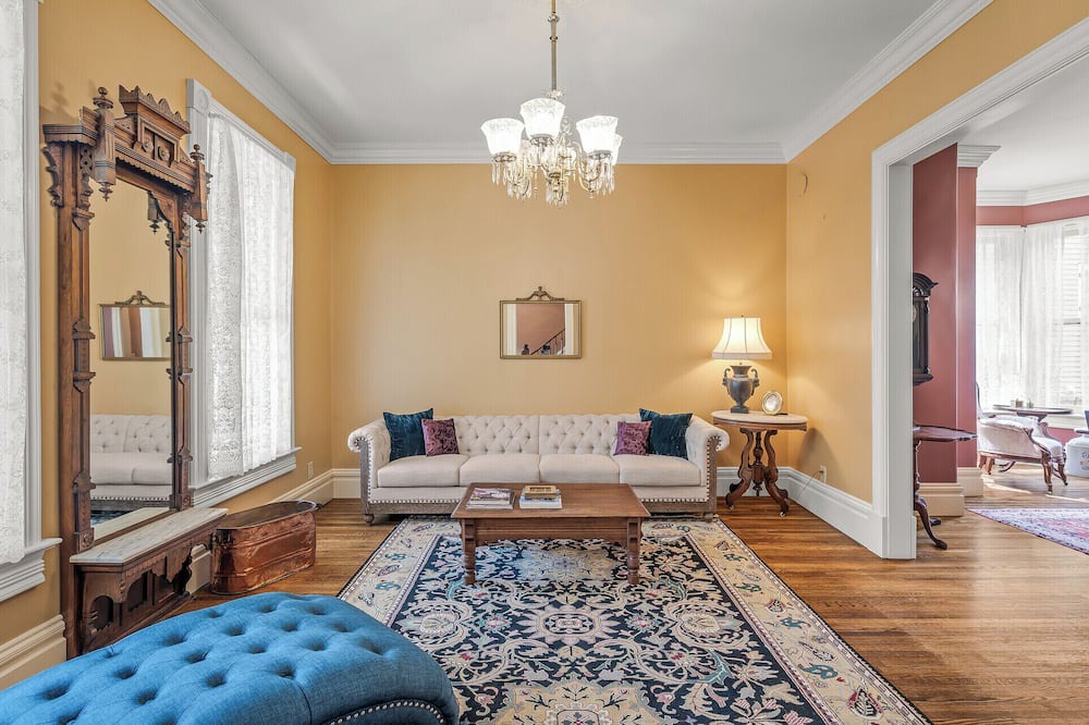 Photo of Livingroom in West Seventh