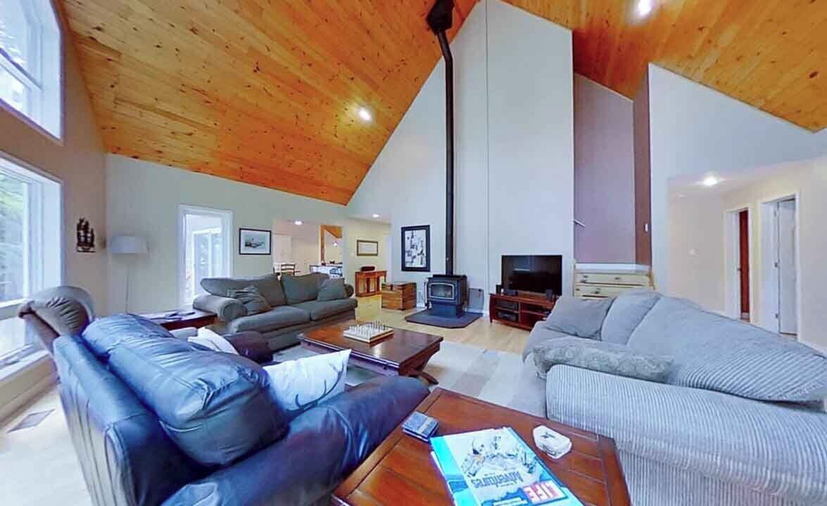 Photo of Livingroom in Magnetawan