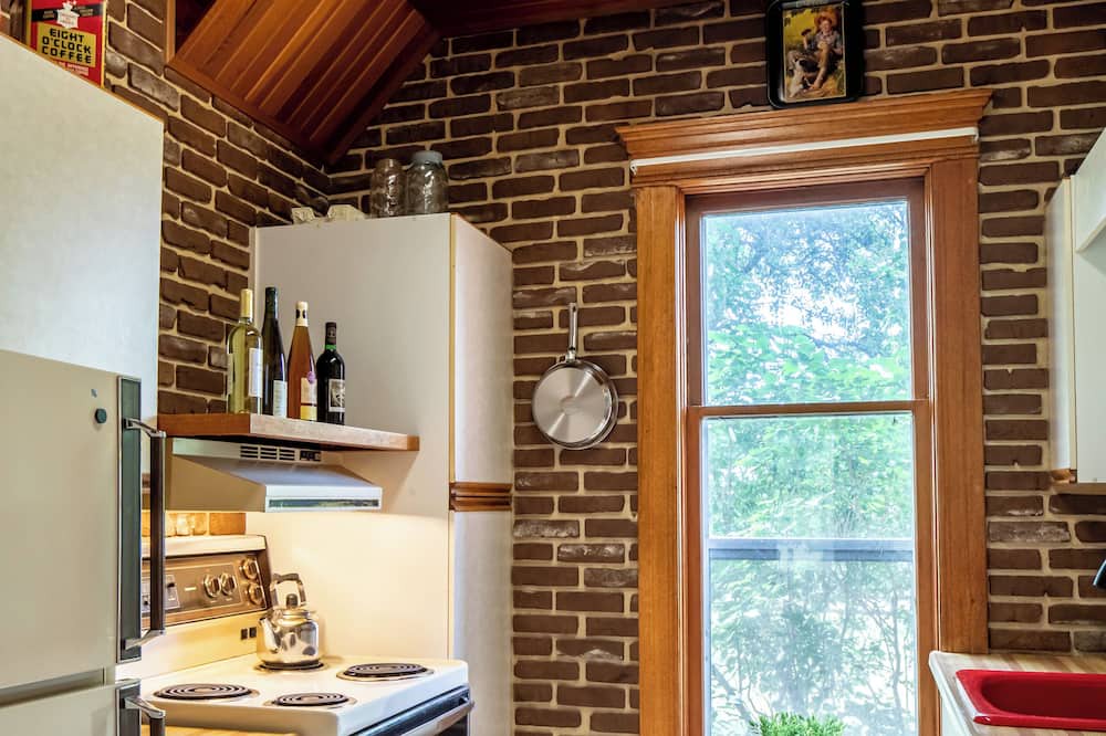 Photo of Kitchen in Lakeshore