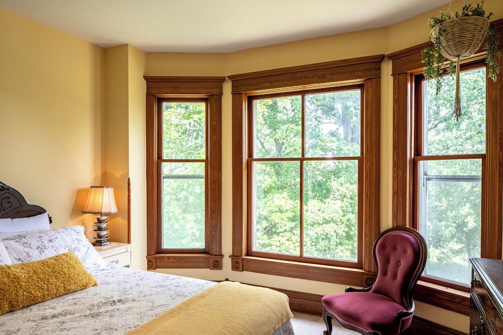 Photo of Bedroom in Lakeshore