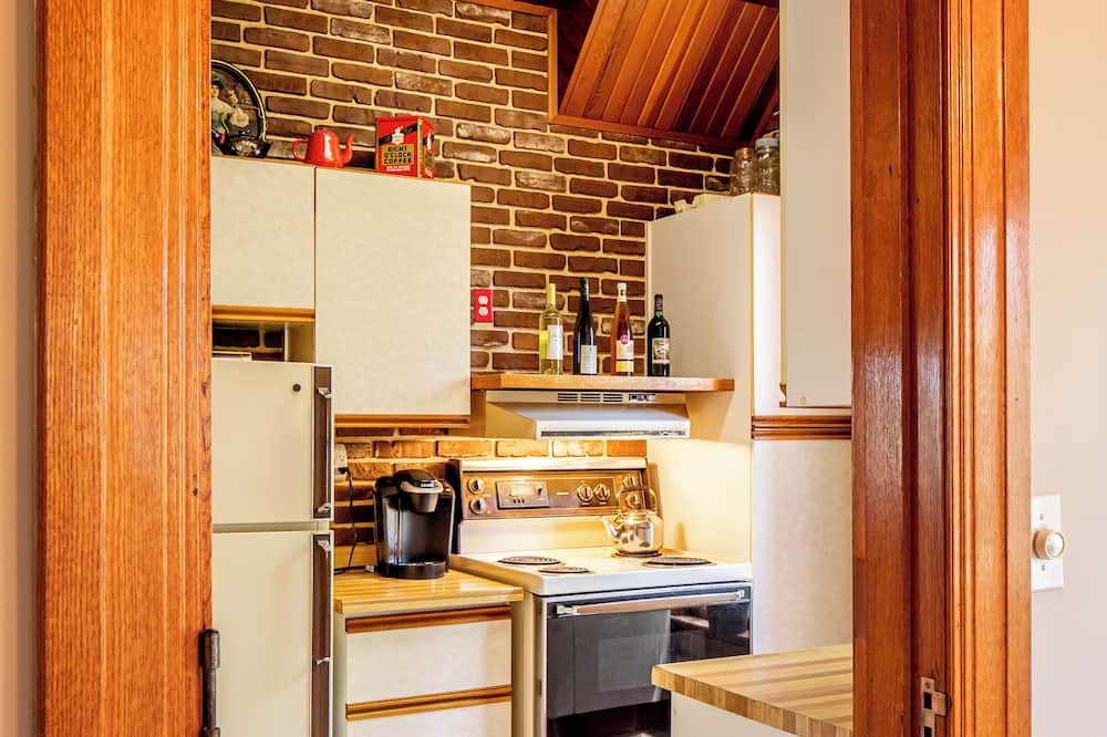 Photo of Kitchen in Lakeshore