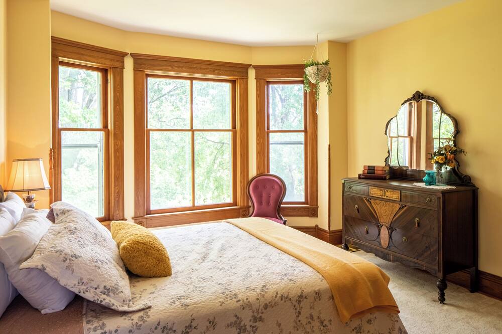 Photo of Bedroom in Lakeshore