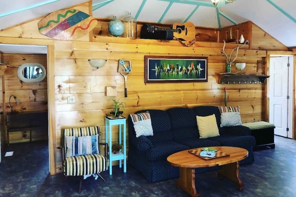 Photo of Livingroom in Long Point