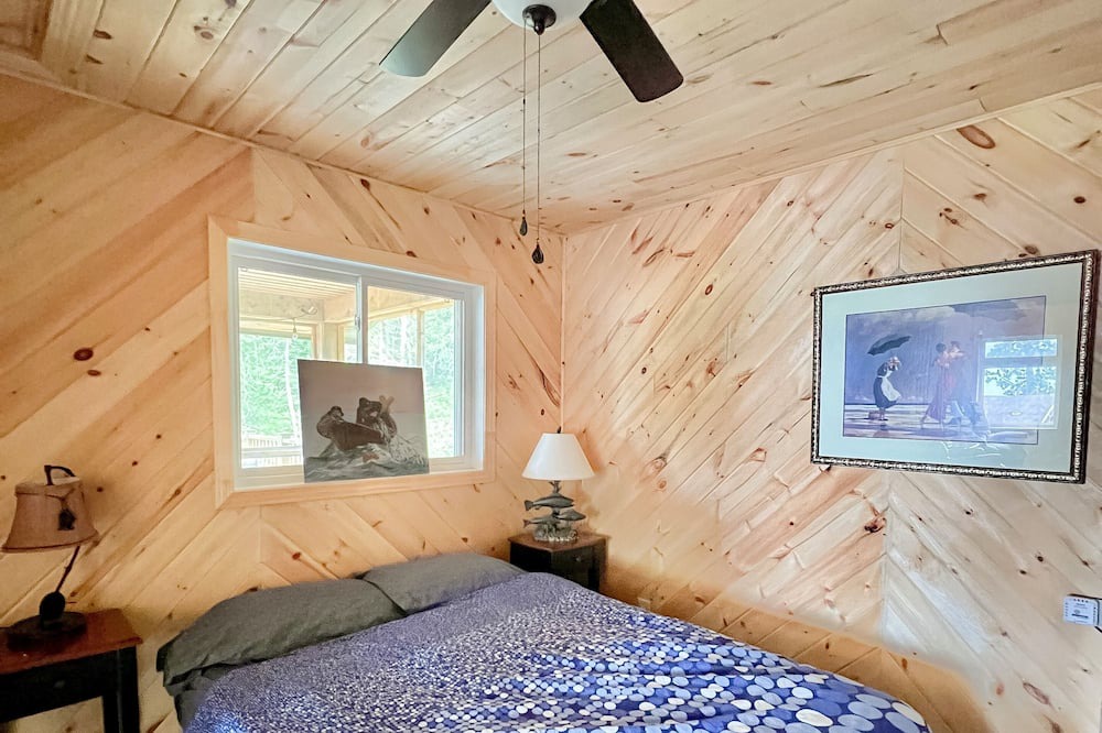 Photo of Bedroom in River Valley