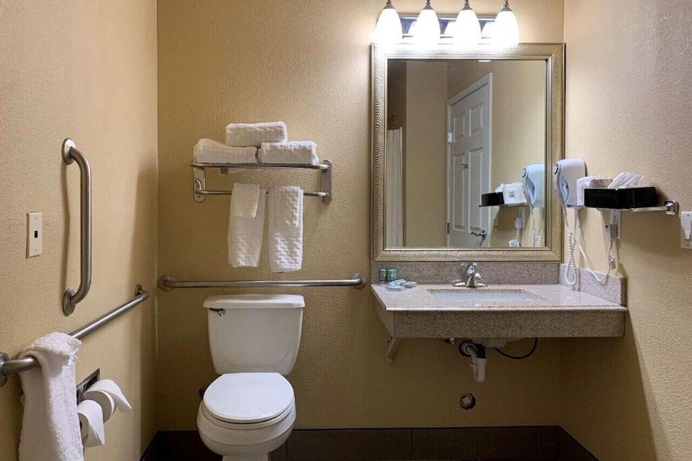 Photo of Bathroom in Oakdale
