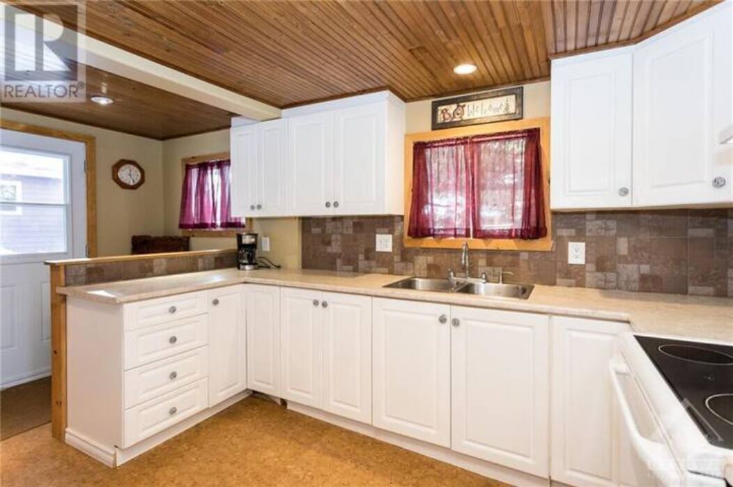 Photo of Kitchen in Lanark Highlands