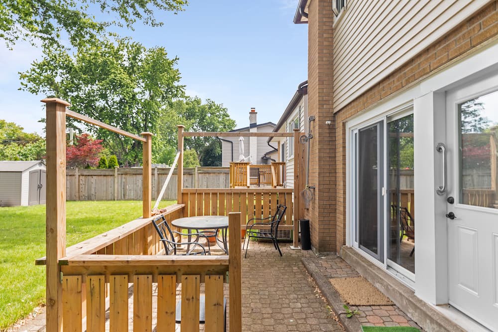 Photo of Outdoor in Clarkson-Lorne Park