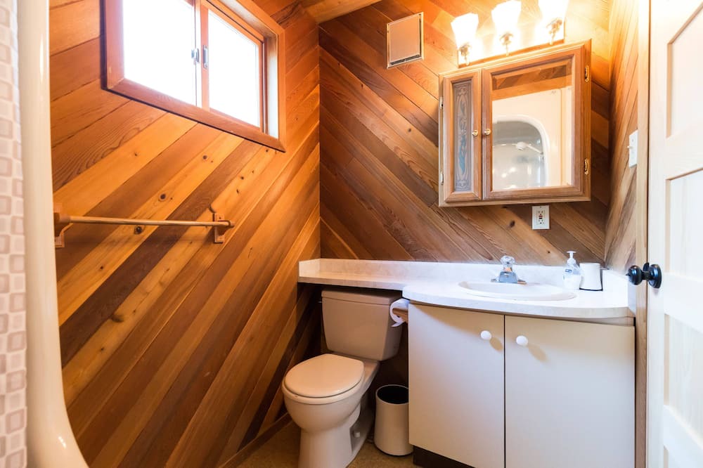 Photo of Bathroom in Georgian Bay