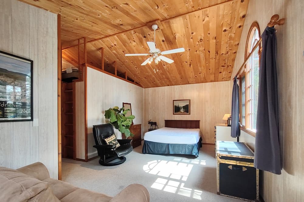Photo of Bedroom in Georgian Bay