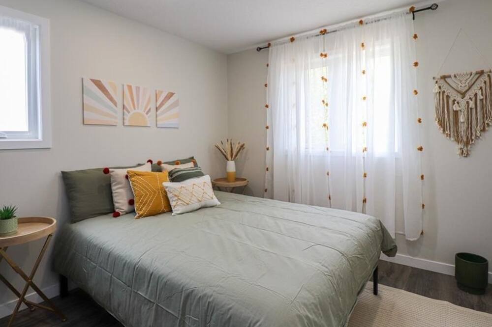 Photo of Bedroom in Chatham-Kent