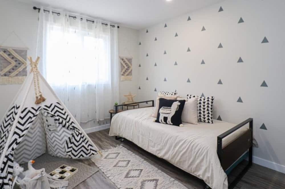 Photo of Bedroom in Chatham-Kent