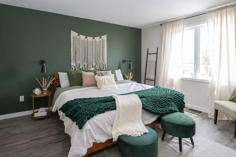 Photo of Bedroom in Chatham-Kent
