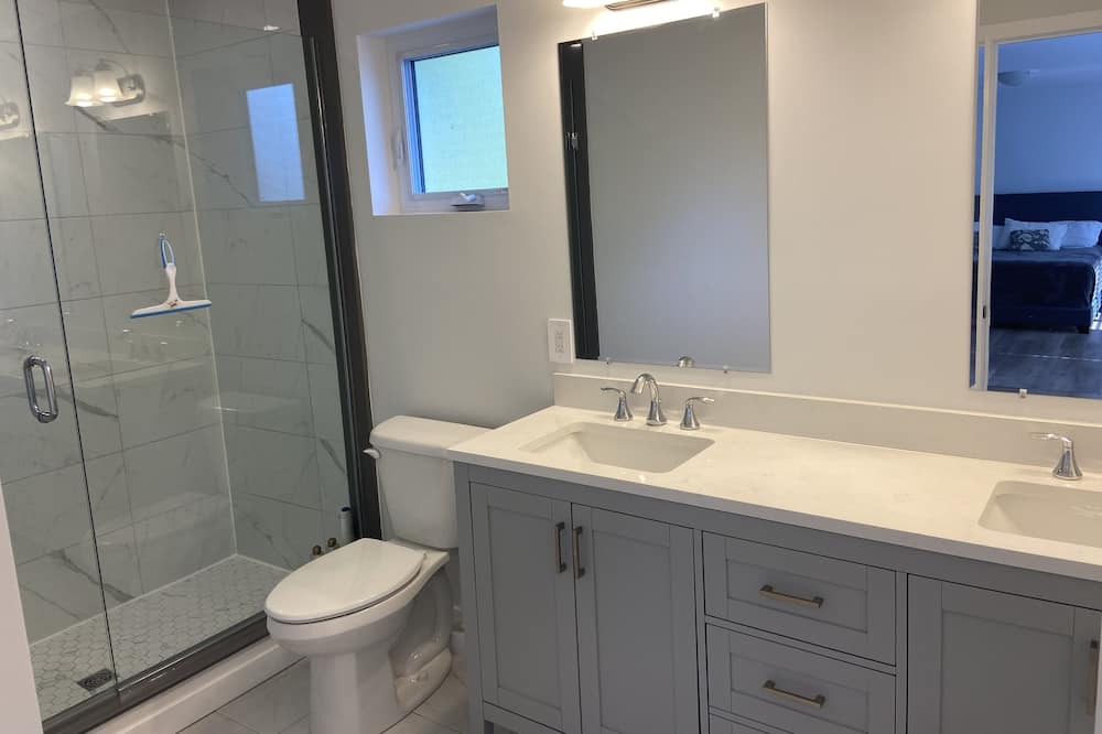 Photo of Bathroom in Port Burwell