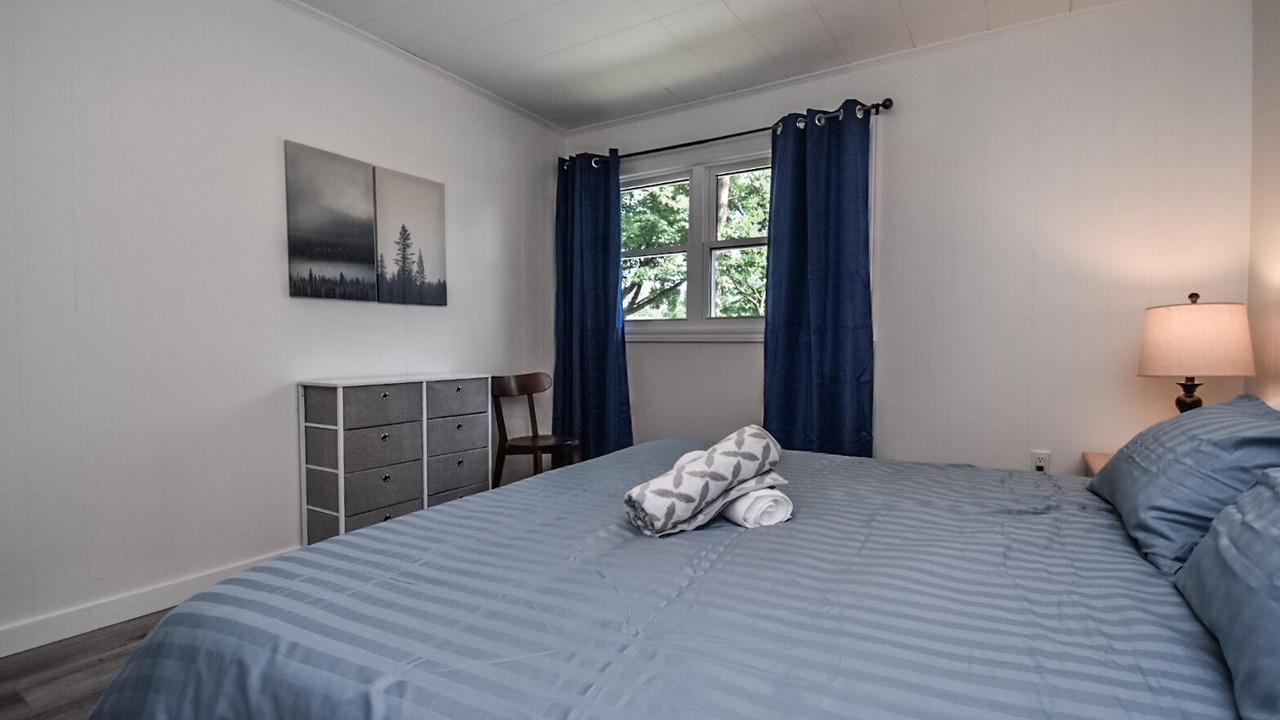 Photo of Bedroom in Waubaushene