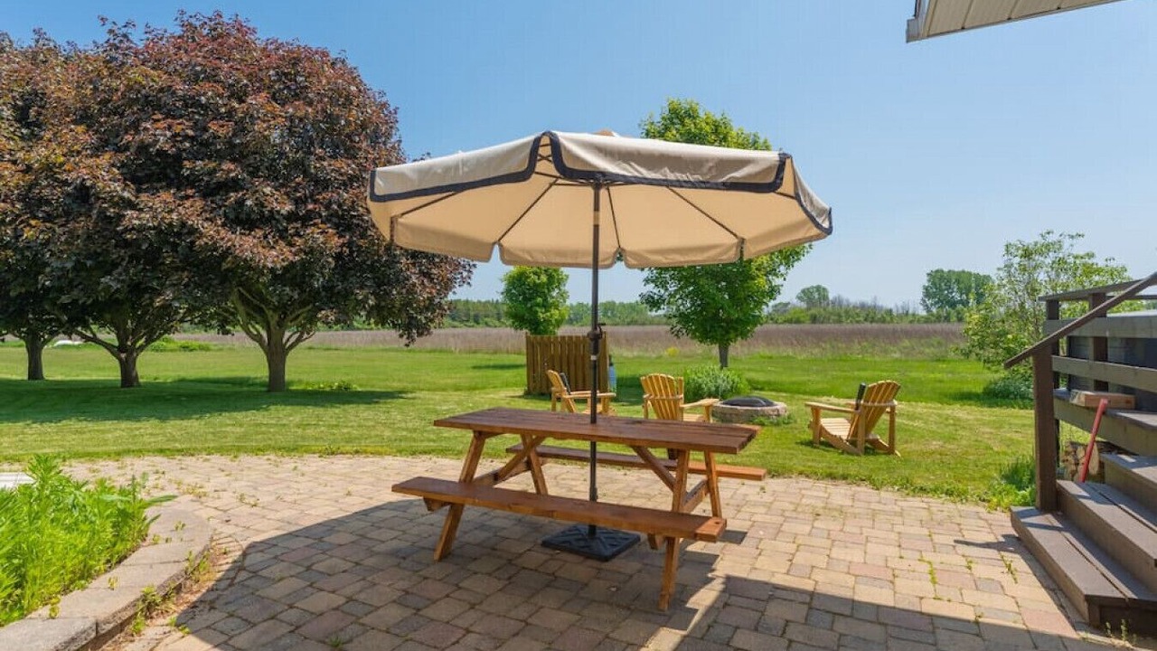 Photo of Outdoor in Belleville