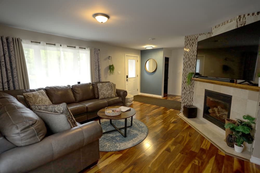 Photo of Livingroom in Sturgeon Falls