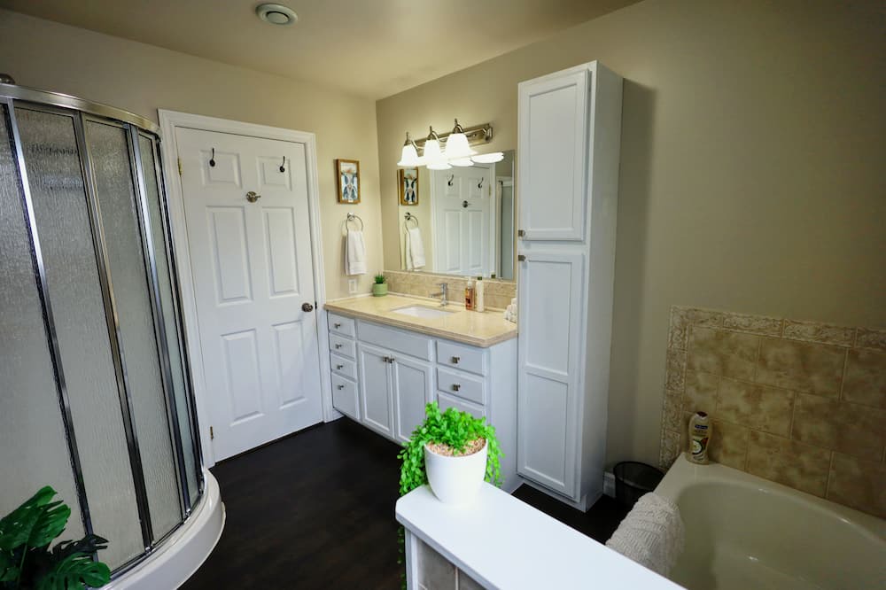 Photo of Bathroom in Sturgeon Falls