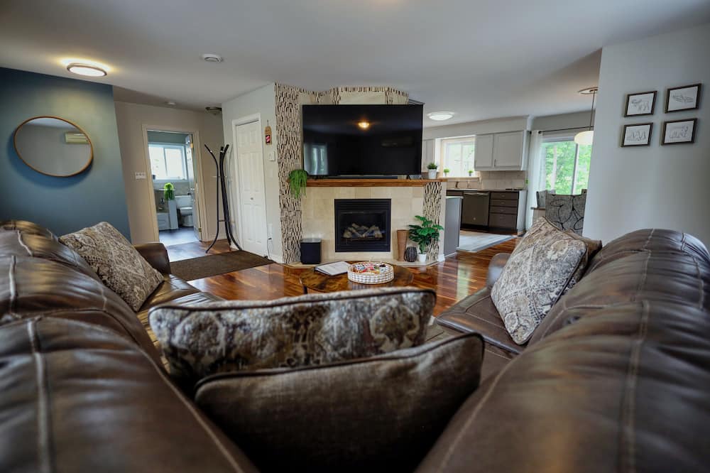 Photo of Livingroom in Sturgeon Falls