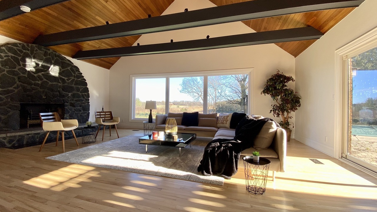 Photo of Livingroom in Caledon