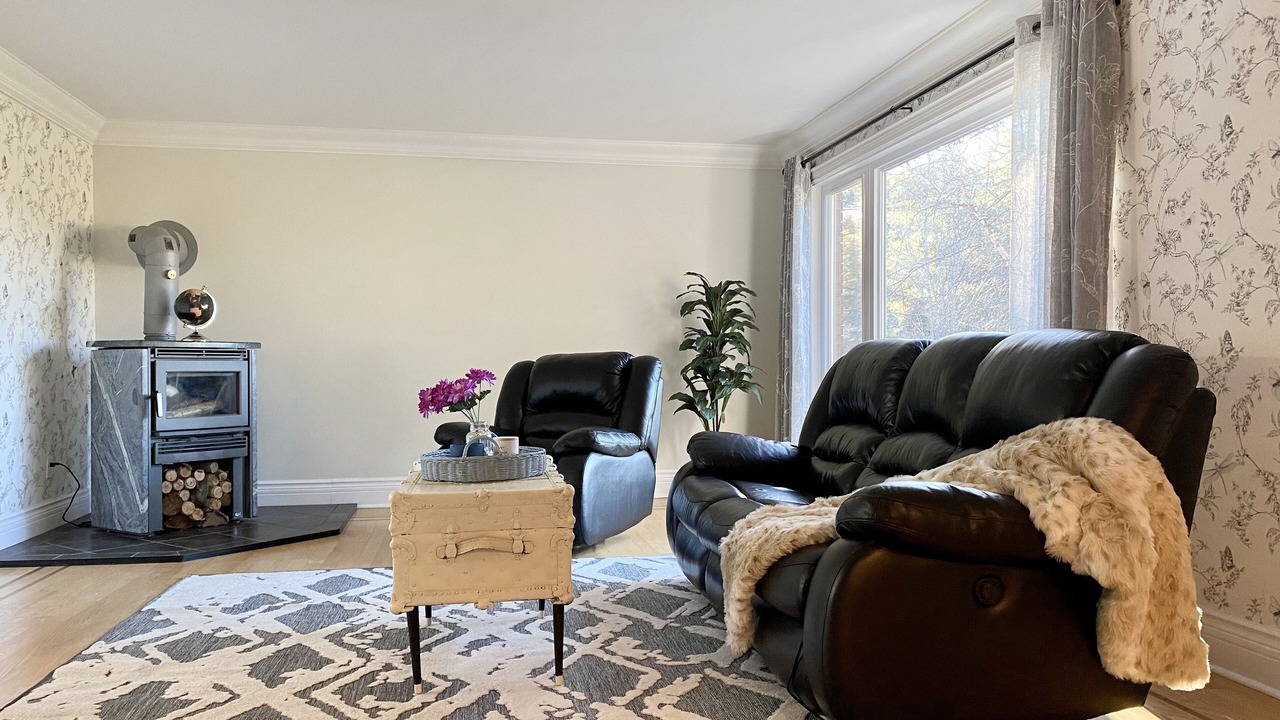 Photo of Livingroom in Caledon