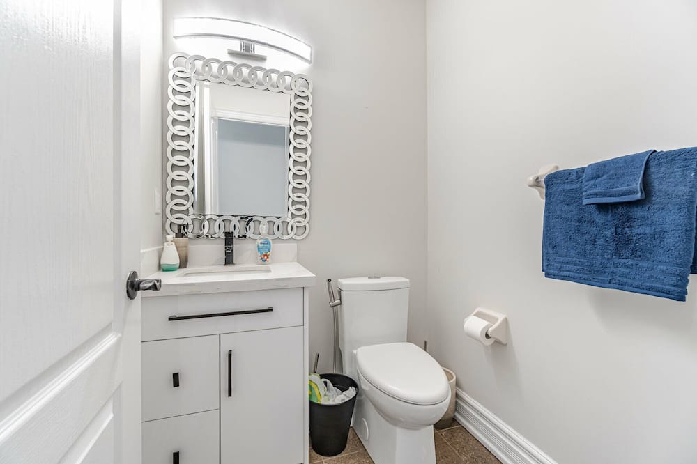 Photo of Bathroom in Churchill Meadows